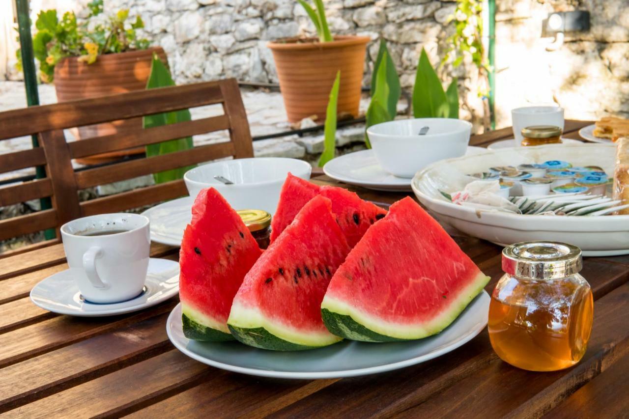Almond Trees Cottage Divarata Dış mekan fotoğraf